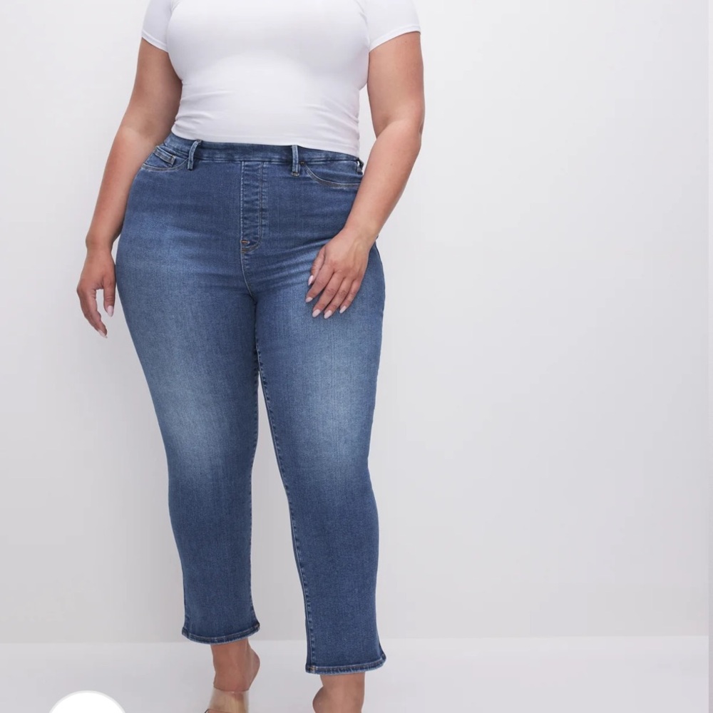 Good American Straight Leg Jeans in Medium Blue Wash
